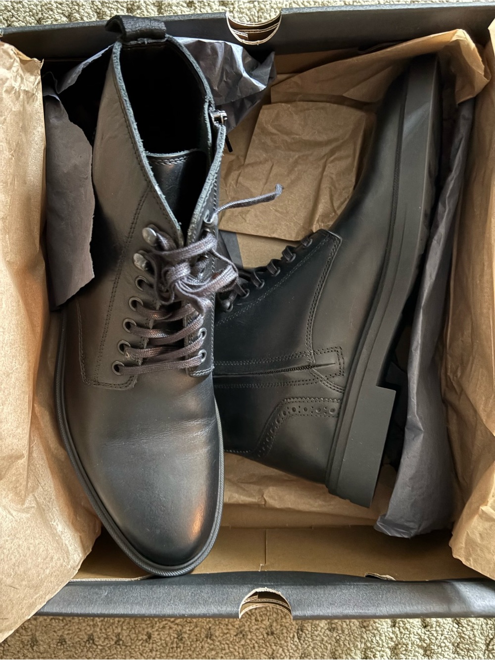 NWT- Hugo Boss Men's real Leather Lace-Up Boots